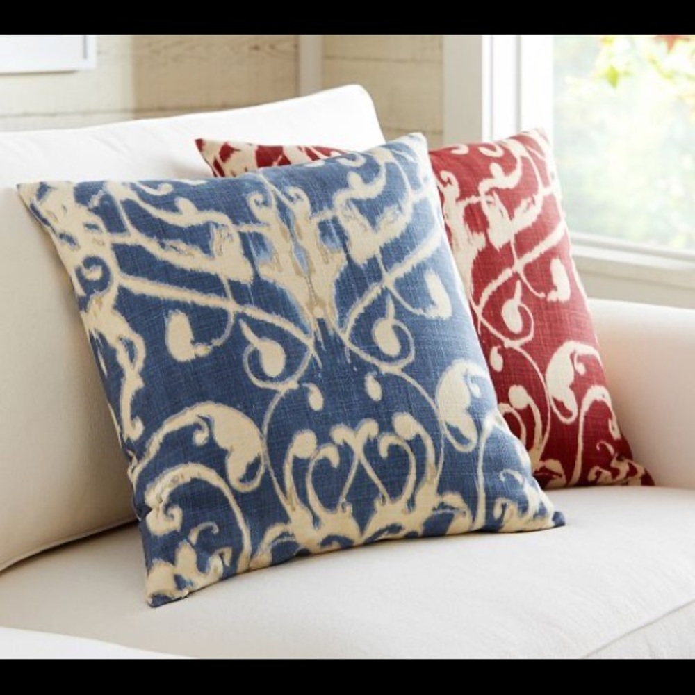New Pottery Barn Anza Ikat Pillow Cover, Blue 20”
